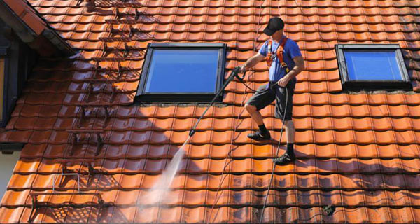 TOITURE : Couverture, zinguerie, gouttières, étanchéité et isolation toiture, démoussage hydrofuge. Sur Bruxelles Machelen en Belgique - HV TOITURE FACADE BRUXELLES